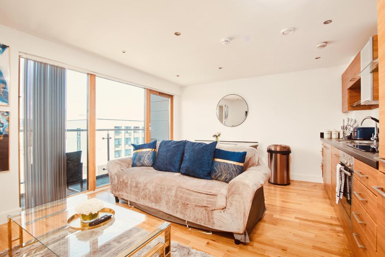 King Deluxe City Apt Large Space& Free Parking! No Balcony Leeds  Ngoại thất bức ảnh