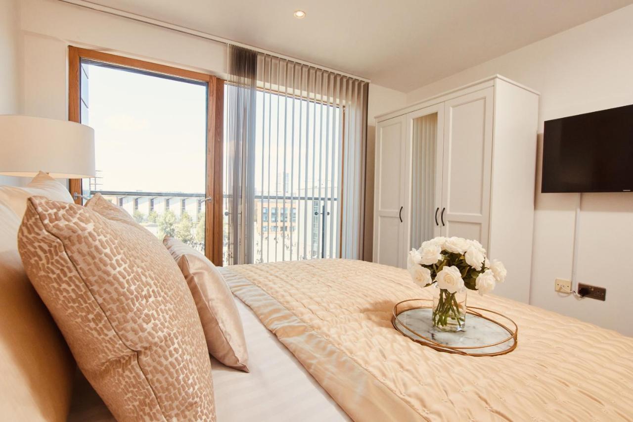 King Deluxe City Apt Large Space& Free Parking! No Balcony Leeds  Ngoại thất bức ảnh