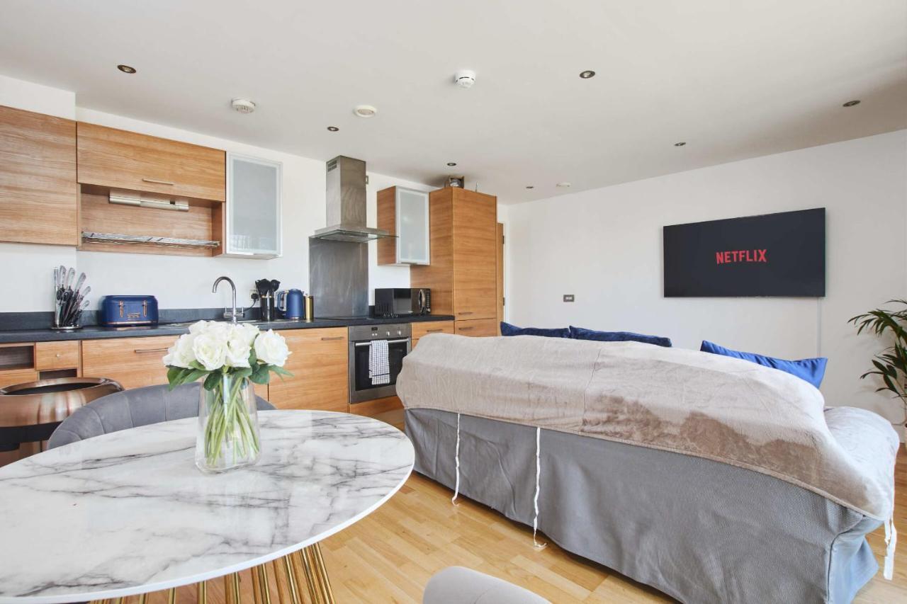 King Deluxe City Apt Large Space& Free Parking! No Balcony Leeds  Ngoại thất bức ảnh