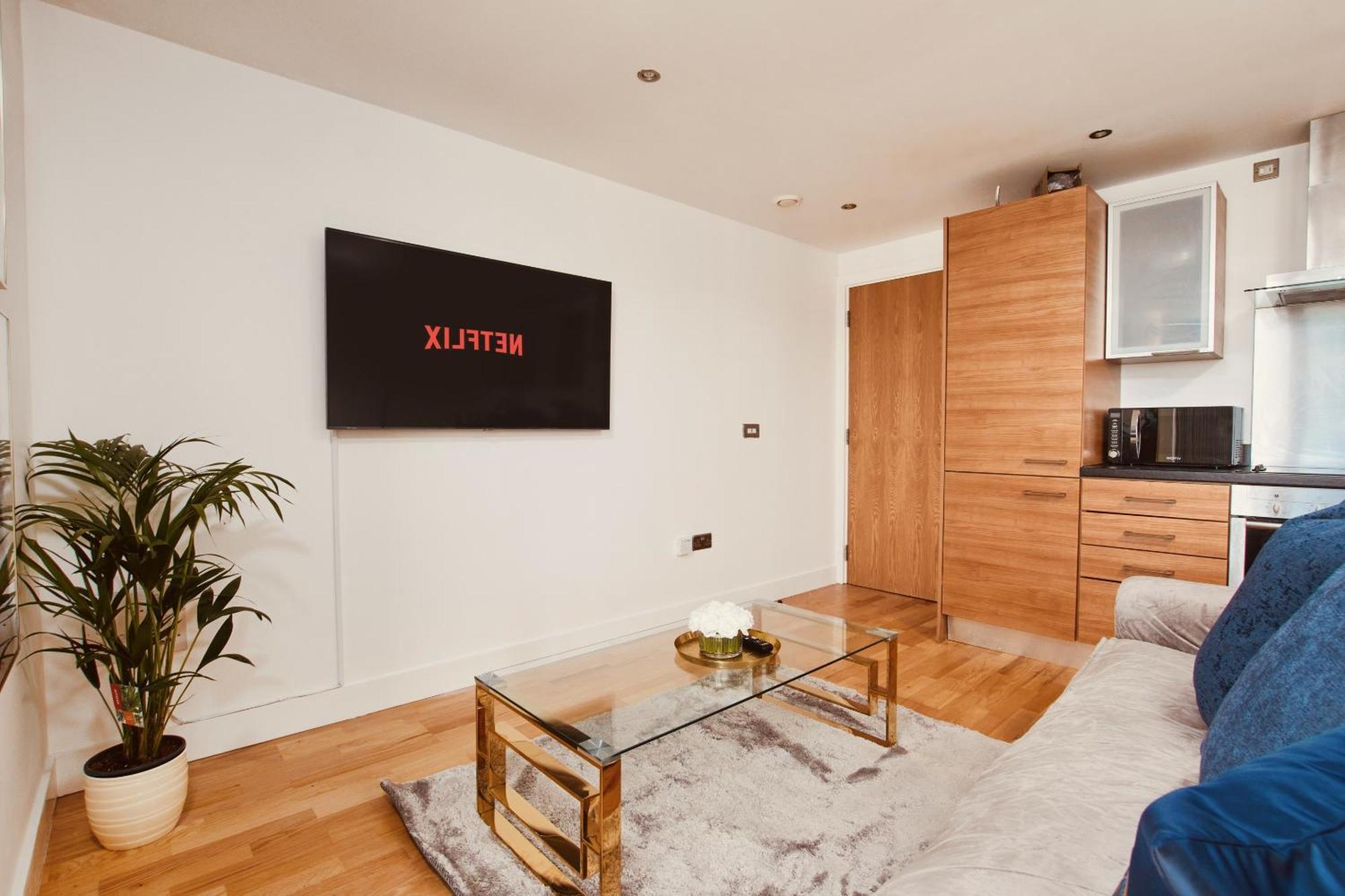 King Deluxe City Apt Large Space& Free Parking! No Balcony Leeds  Ngoại thất bức ảnh