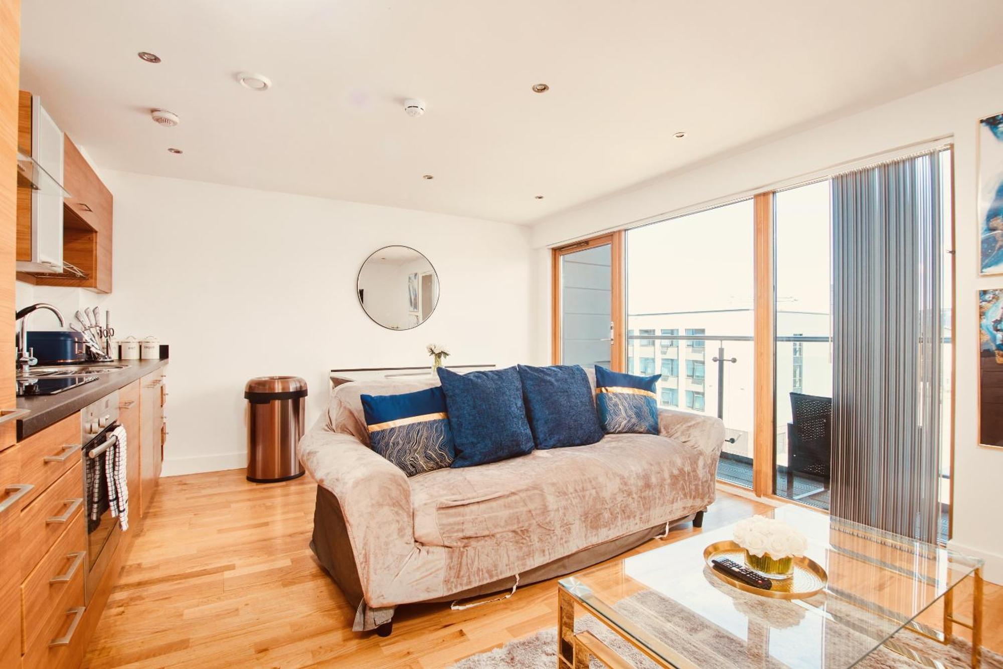 King Deluxe City Apt Large Space& Free Parking! No Balcony Leeds  Ngoại thất bức ảnh