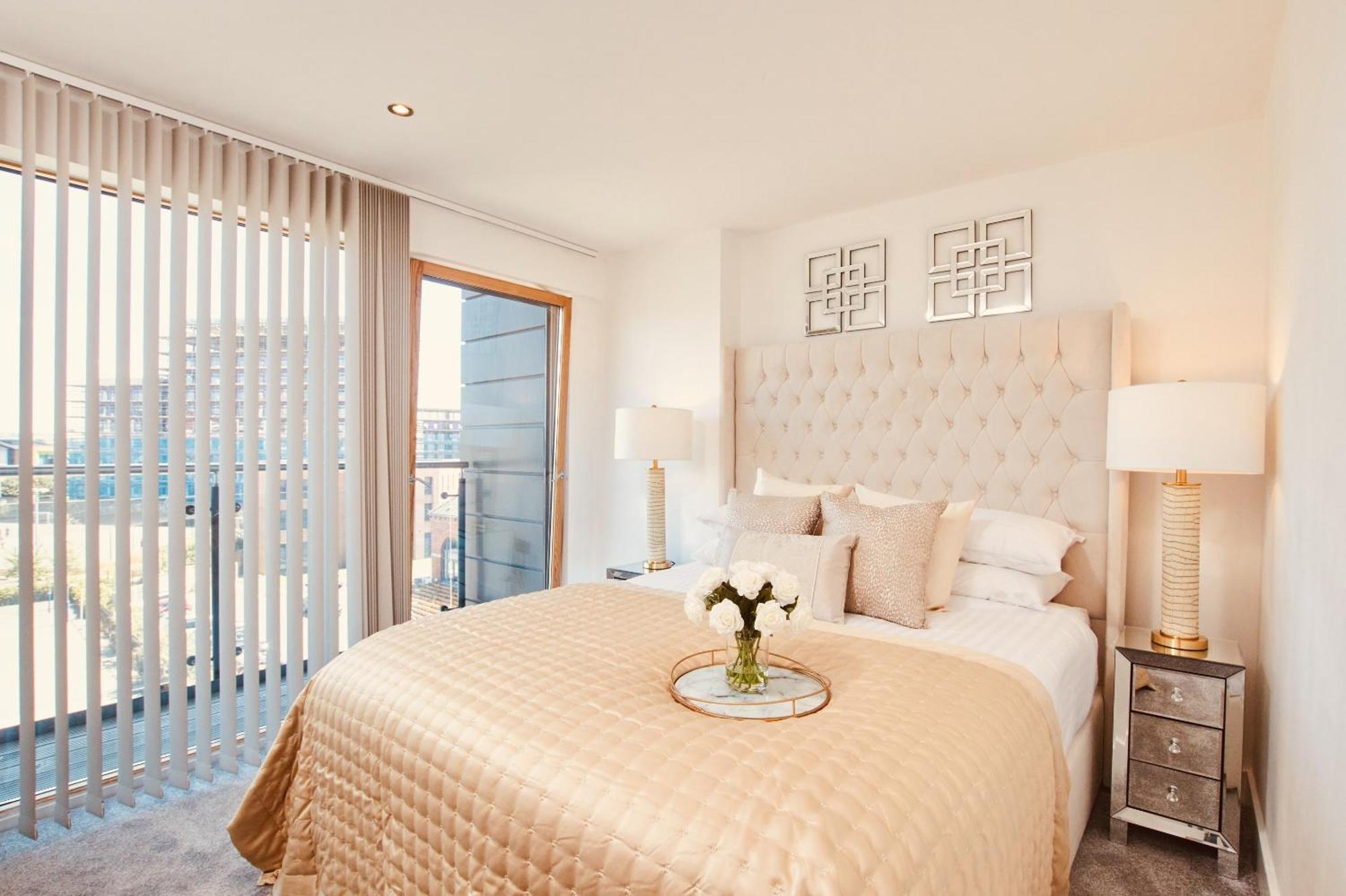 King Deluxe City Apt Large Space& Free Parking! No Balcony Leeds  Ngoại thất bức ảnh