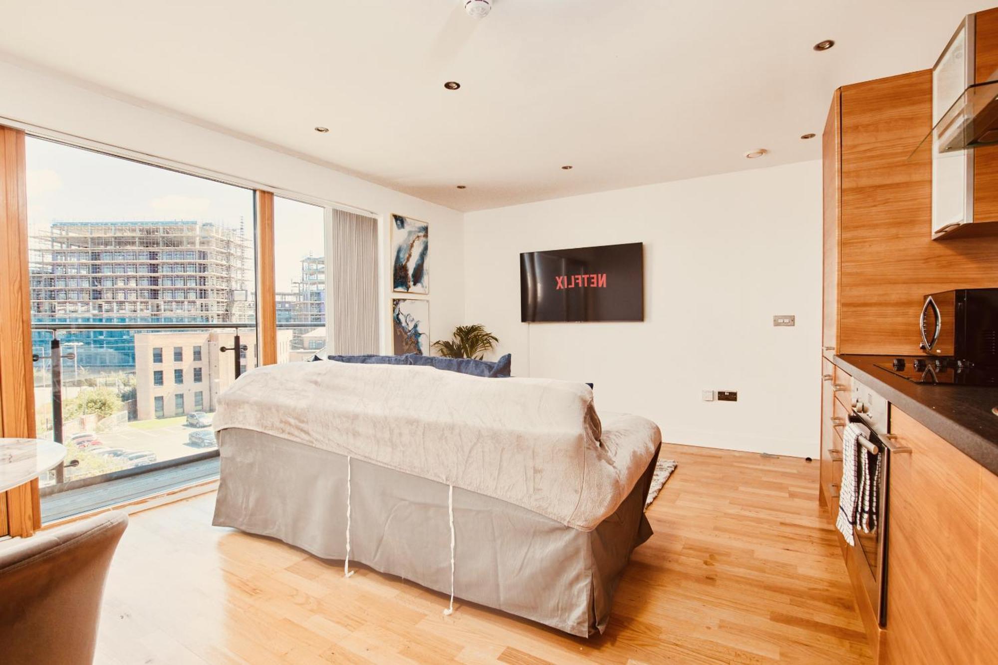 King Deluxe City Apt Large Space& Free Parking! No Balcony Leeds  Phòng bức ảnh